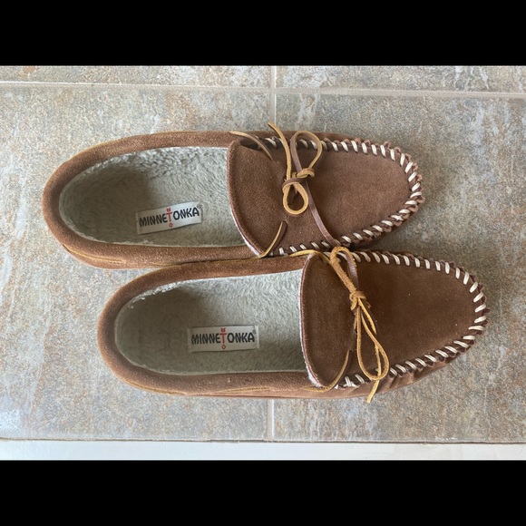 Men’s Size 10 Minnetonka Hardsole slipper - Picture 4 of 4